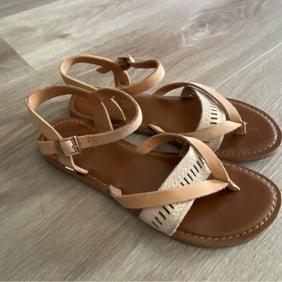 TOMS Lexie Sandstorm Leather Metallic sandals - Picture 5 of 13